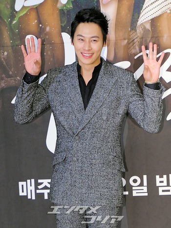 【フォト】明るい笑顔のチョン・ウヌ…ドラマ『私の心キラキラ』に出席