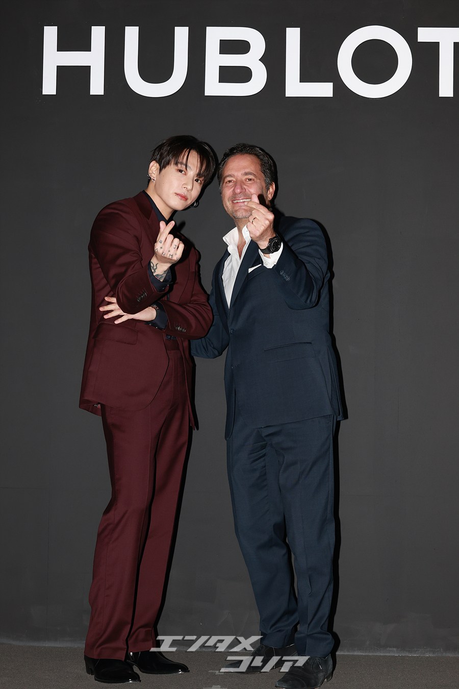 【フォト】BTSジョングク　高級時計ブランド「HUBLOT」CEOとほっぺハート