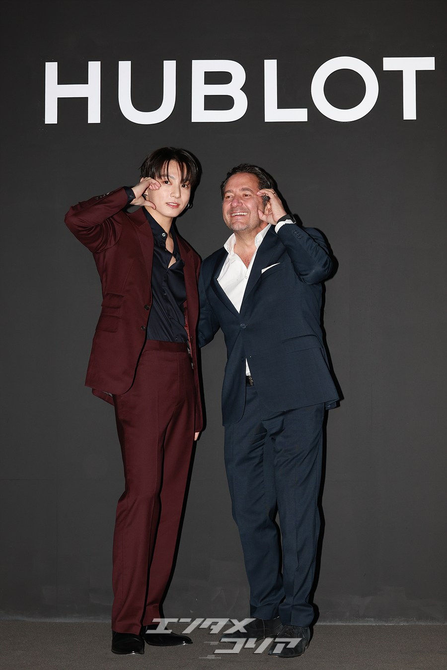 【フォト】BTSジョングク　高級時計ブランド「HUBLOT」CEOとほっぺハート