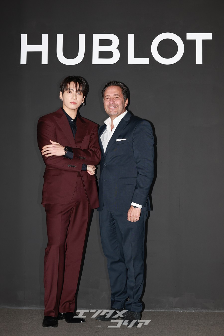 【フォト】BTSジョングク　高級時計ブランド「HUBLOT」CEOとほっぺハート