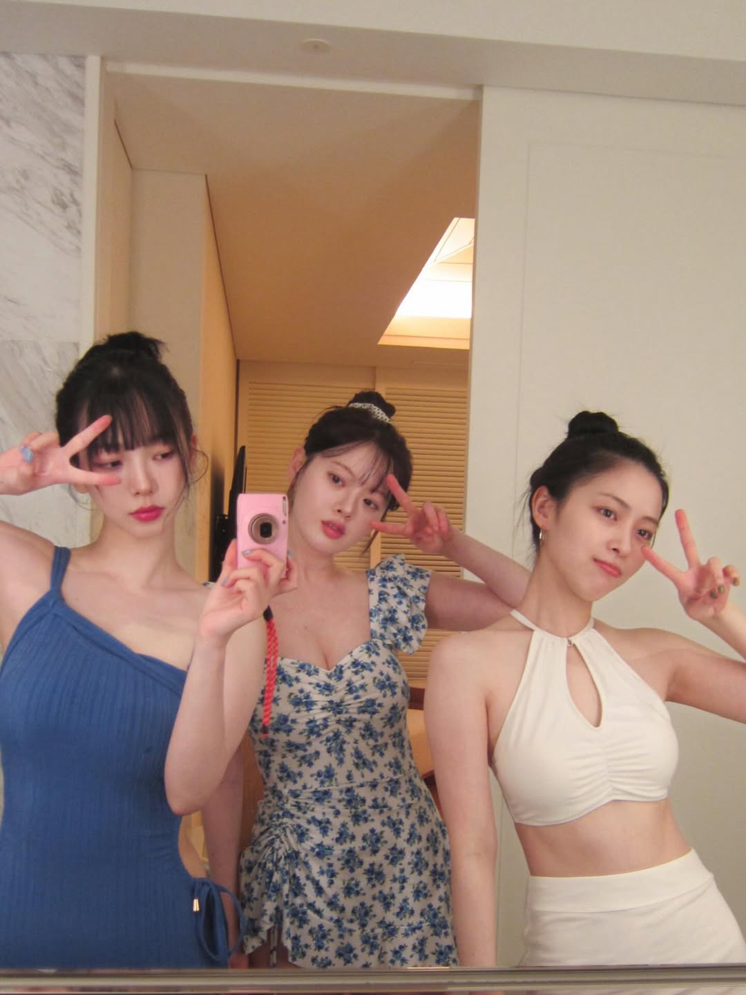 【フォト】aespaカリナ＆ITZYリュジン＆ハン・スア、「一番目＆二番目＆末っ子」Tシャツを着て日本旅行