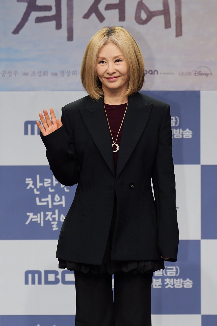 【フォト】イ・ミスク＆カン・ソグ　40年ぶりの豪華ベテラン共演