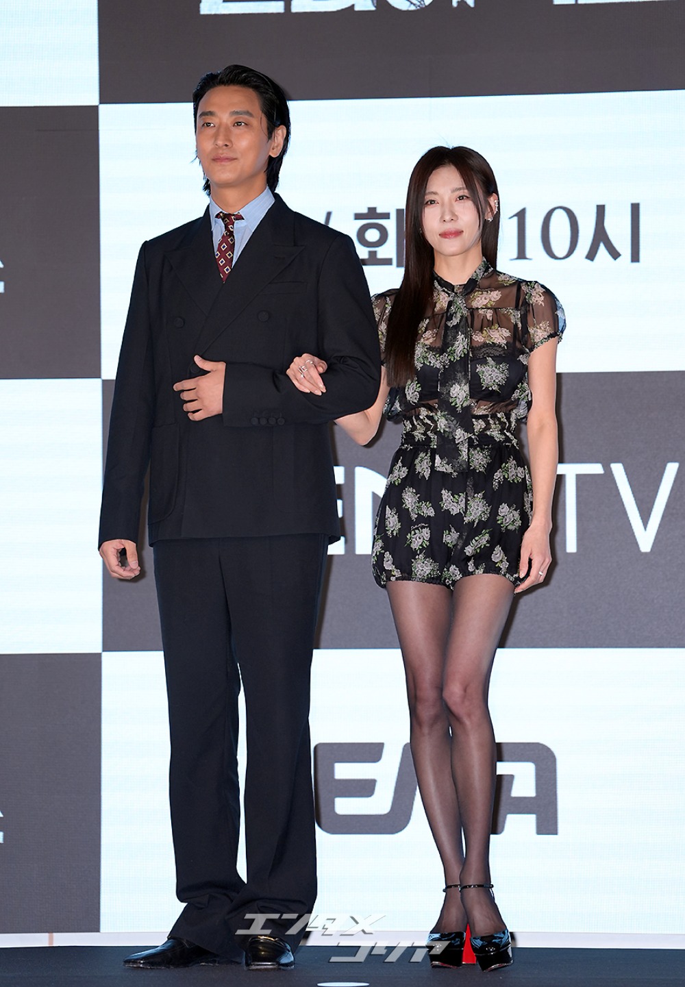 【フォト】チュ・ジフン＆ハ・ジウォン、お似合い2ショット　「夫婦の演技、期待してください」