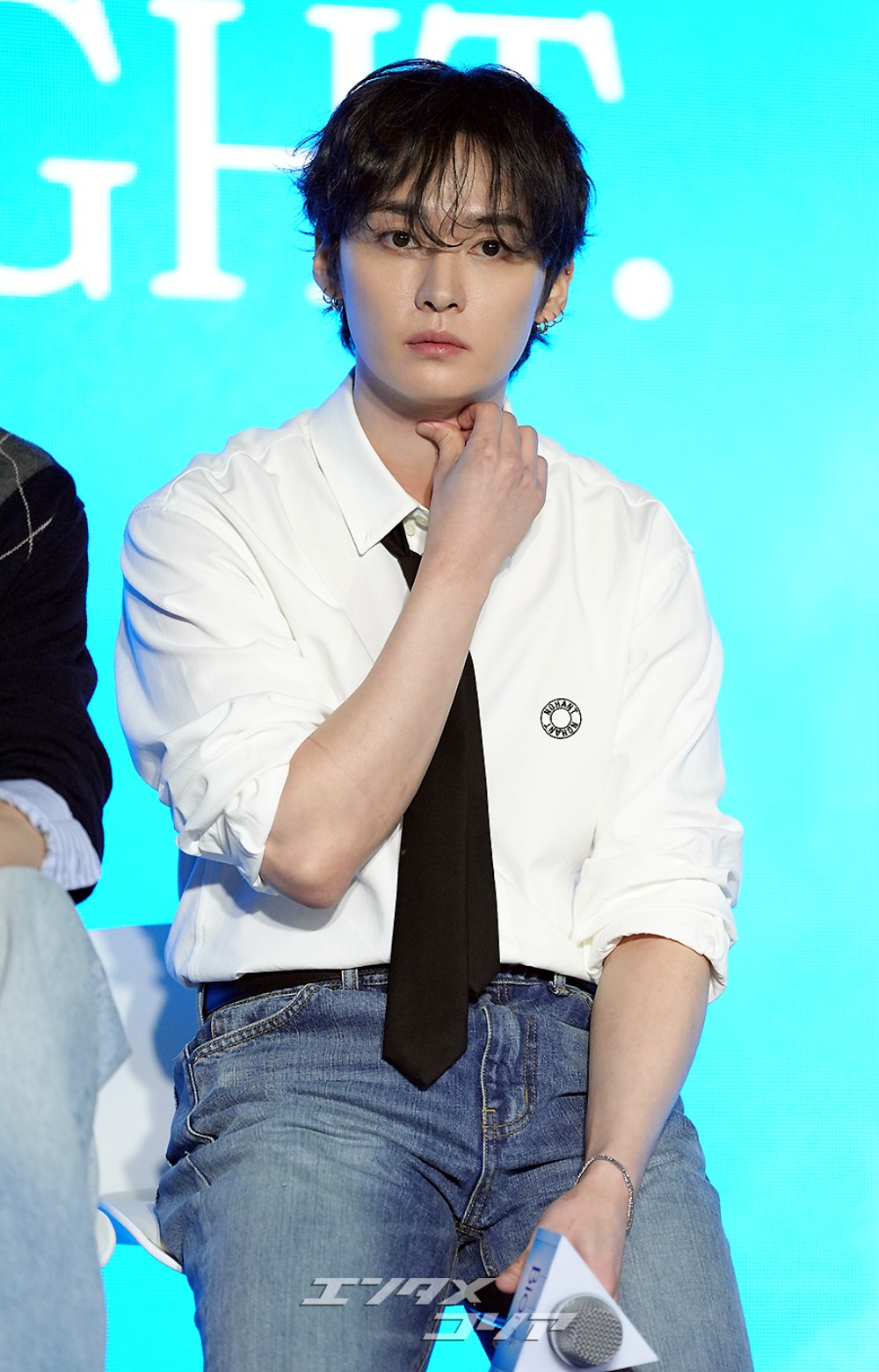 【フォト】Stray Kidsリノ、セクシーな眼差し