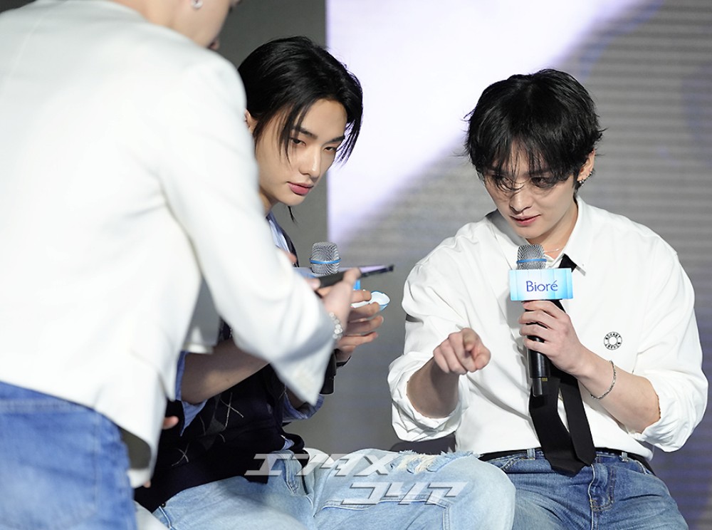 【フォト】Stray Kidsリノ、セクシーな眼差し