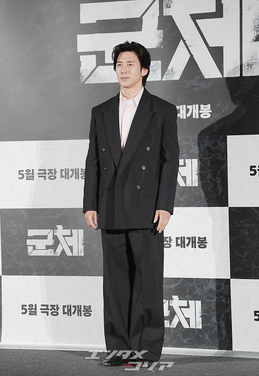 【フォト】コ・ス、47歳とは思えないビジュアル