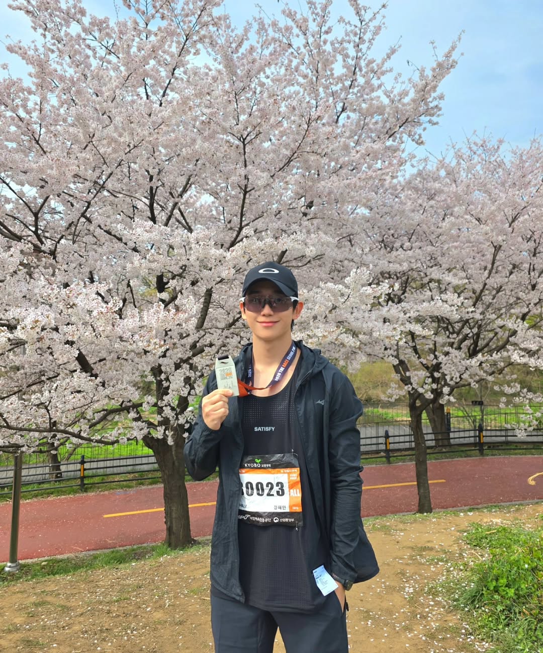 鍛え上げた筋肉質ボディ誇るチョン・ヘイン「人生初のハーフマラソン大会完走」