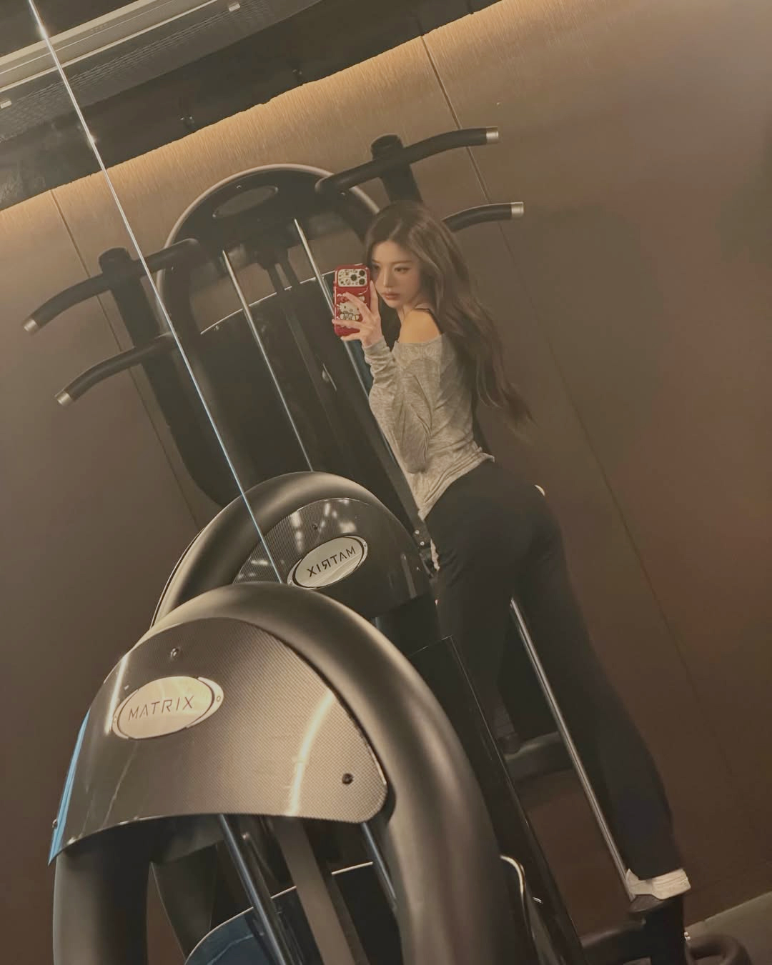 IVEチャン・ウォニョン、トレーニングウエア姿でも隠せない抜群のプロポーション