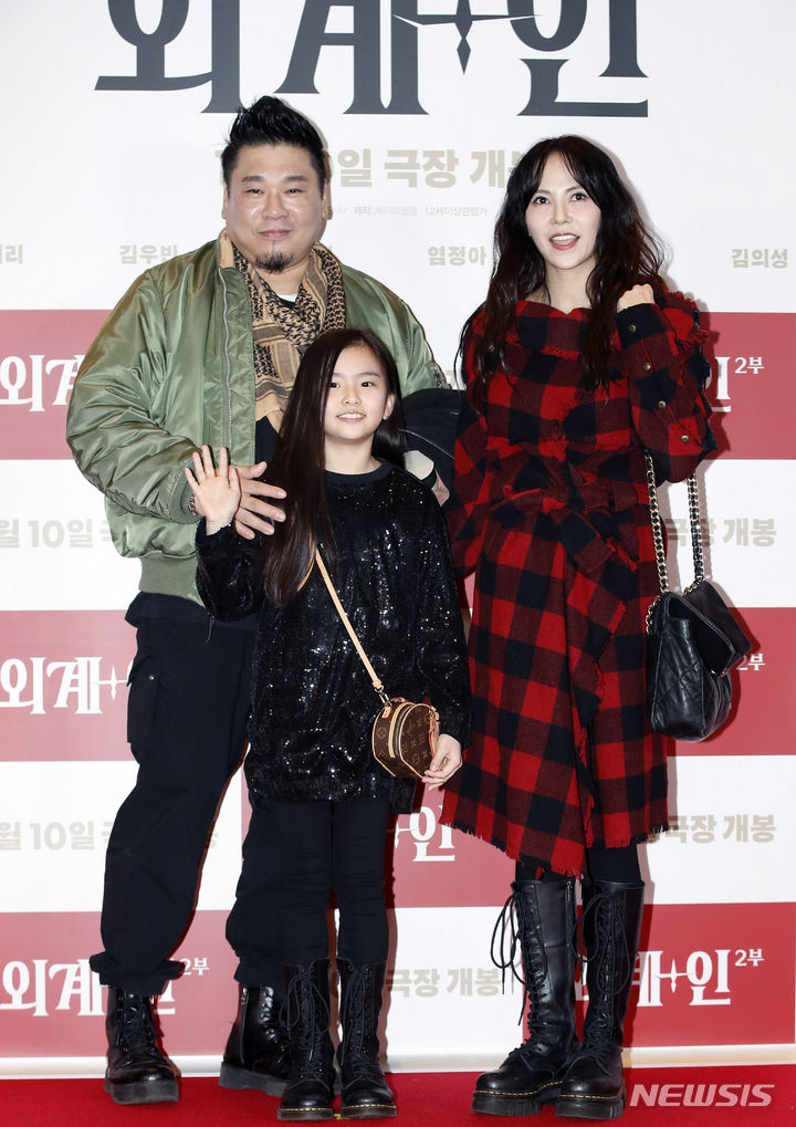 セウォル号沈没事故から12年、レイモン・キムが犠牲者を悼む