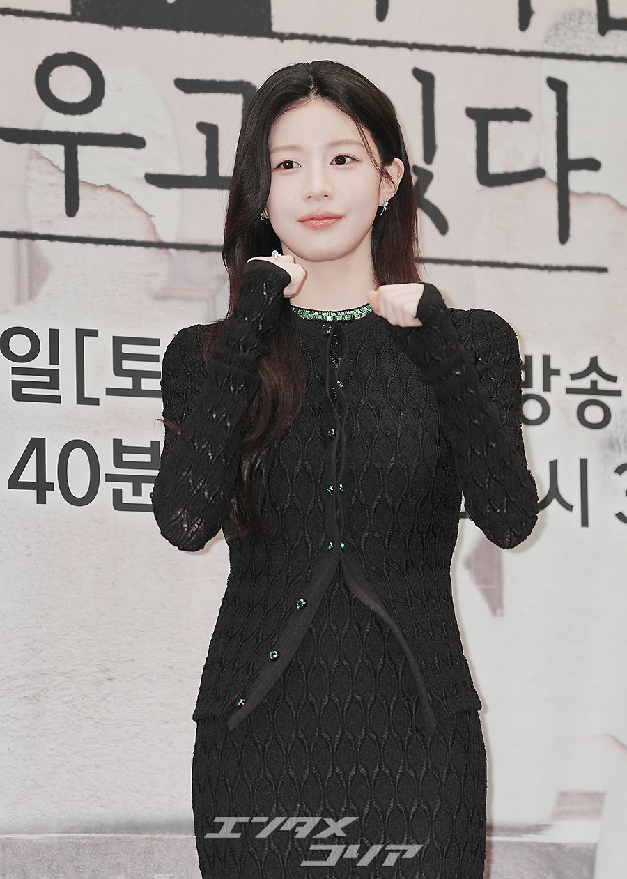 【フォト】コ・ユンジョン、ボディラインが現れる黒のツーピース…ファイターのポーズもキレイ