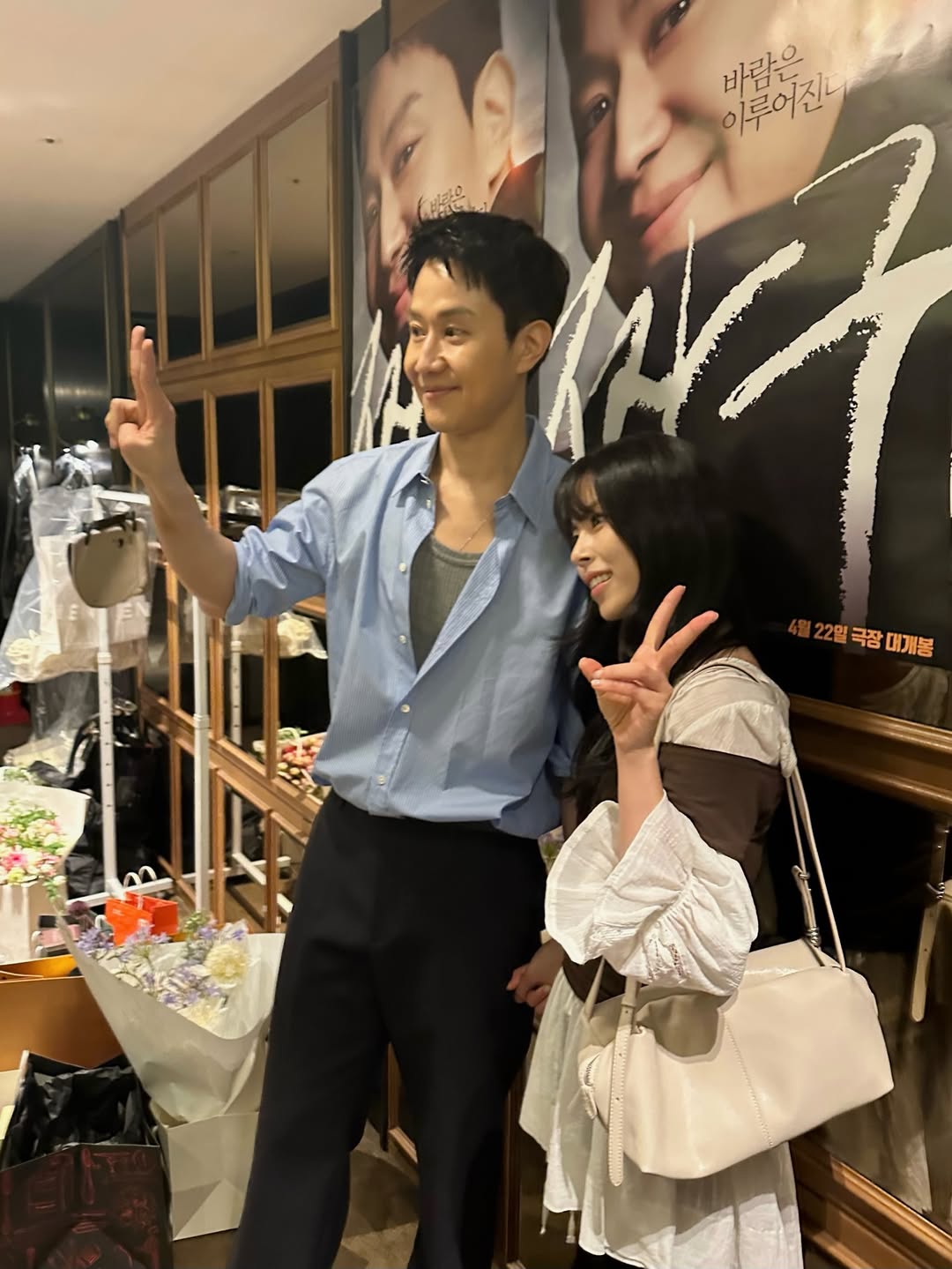 身長152センチのミン・ドヒ、187センチのシン・スンホに抱かれ密着2ショット