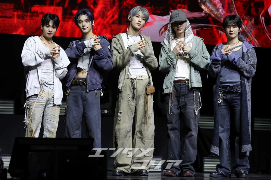 【フォト】5人組になった戻ったEVNNE　新曲『Backtalk』ショーケース