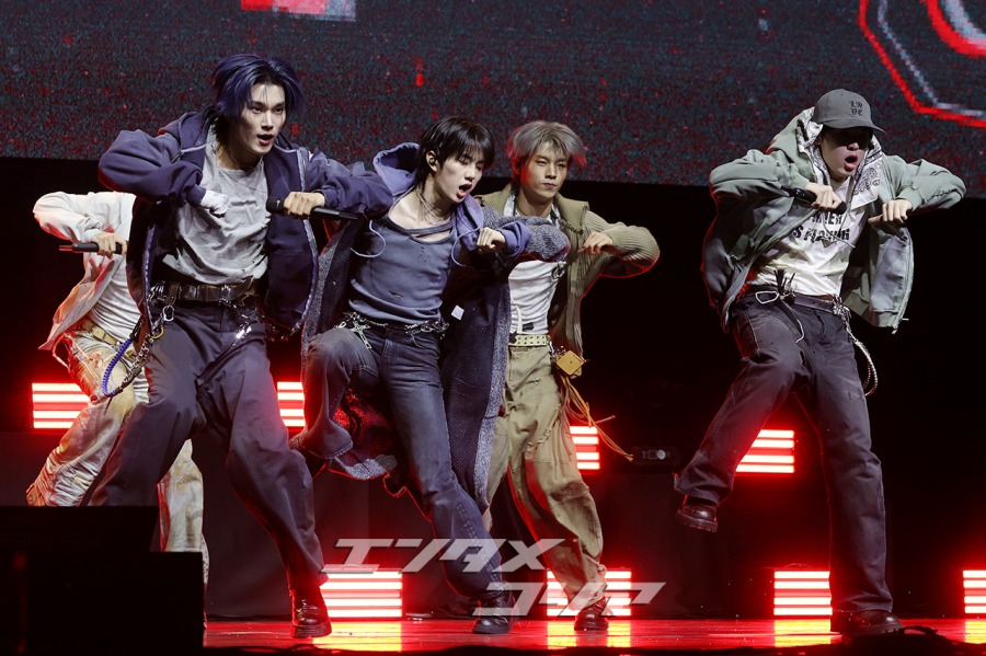 【フォト】5人組になった戻ったEVNNE　新曲『Backtalk』ショーケース