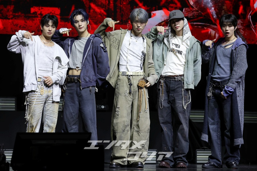 【フォト】5人組になった戻ったEVNNE　新曲『Backtalk』ショーケース