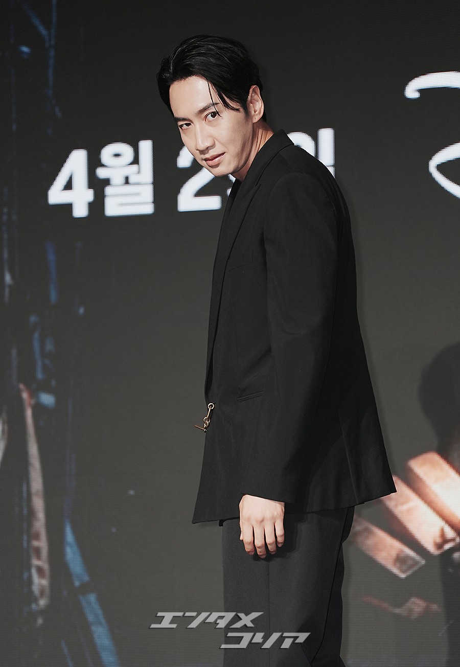 【フォト】イ・グァンス、スリルあふれる鋭い視線