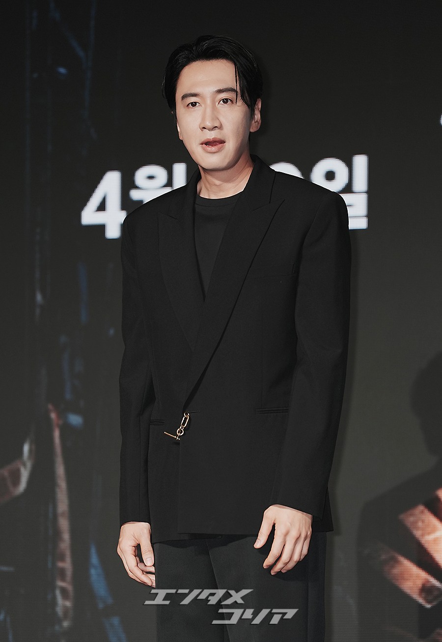 【フォト】イ・グァンス、スリルあふれる鋭い視線