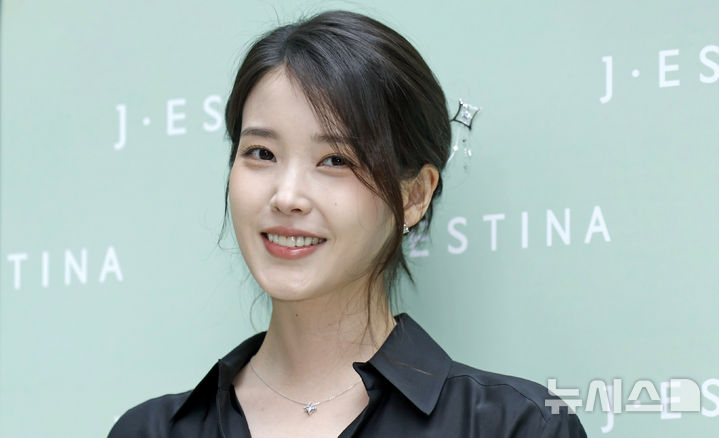 【フォト】IU、髪留め一つで完成させた「女神の美しさ」