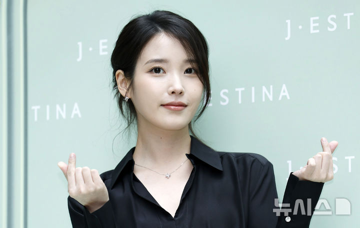 【フォト】IU、髪留め一つで完成させた「女神の美しさ」
