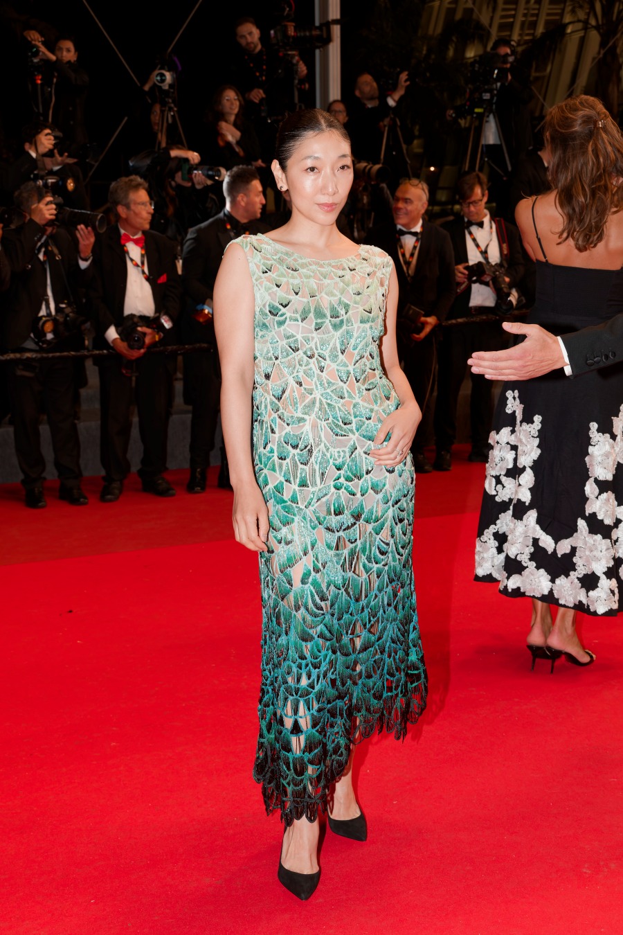【フォト】安藤サクラ、レッドカーペットを彩ったエメラルドグリーンの美しいたたずまい