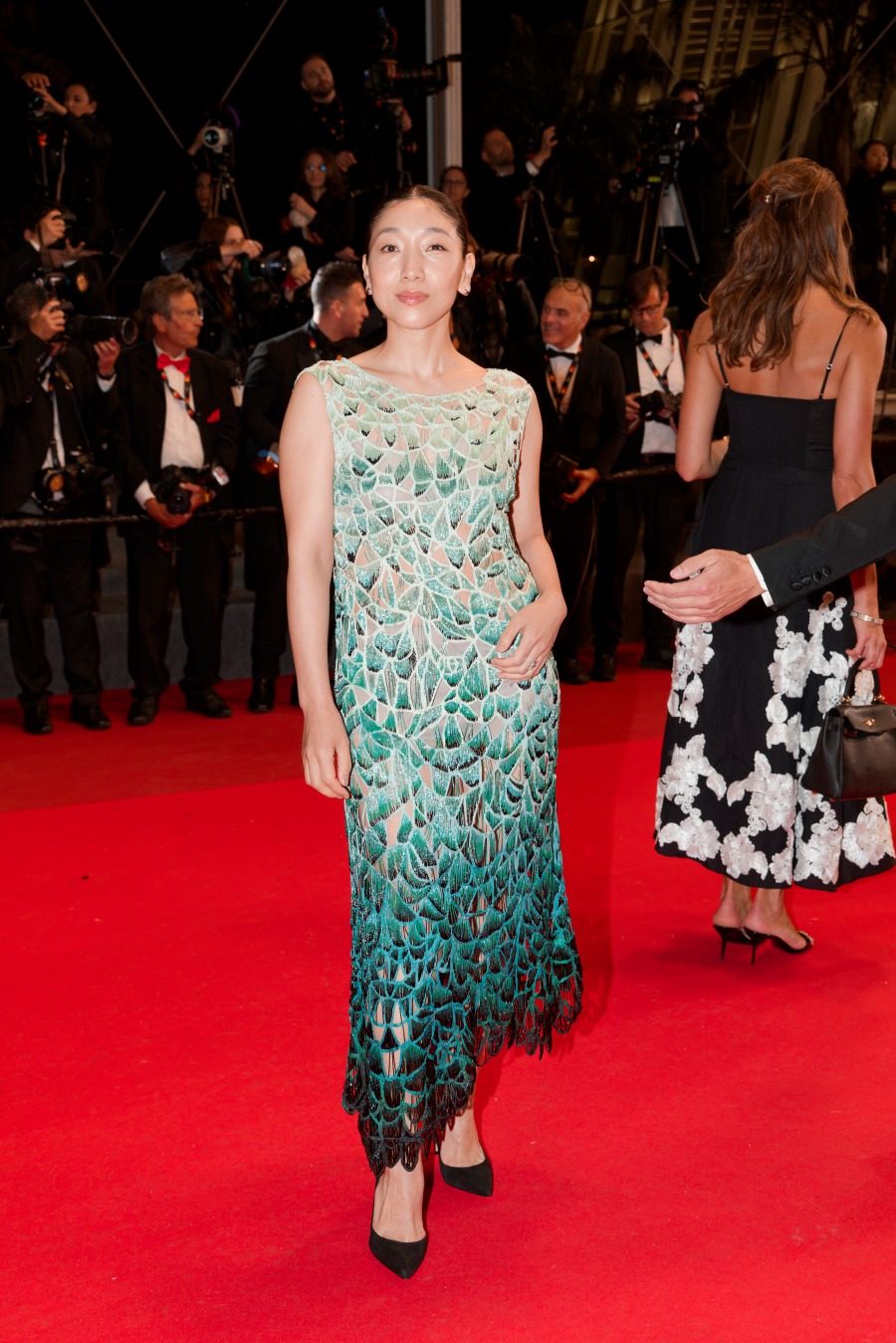 【フォト】安藤サクラ、レッドカーペットを彩ったエメラルドグリーンの美しいたたずまい