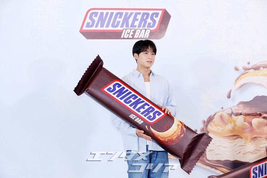 【フォト】SEVENTEENミンギュ、アイスチョコバーよりスイートなビジュアル