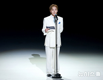 【フォト】G-DRAGON　真っ白なスーツでユネスコ世界遺産委員会開会式に出席