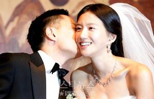 【フォト】タレントのキム・ミンさん、映画監督と結婚