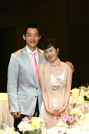 【フォト】 金南一選手とキム・ボミンアナウンサーの婚約式