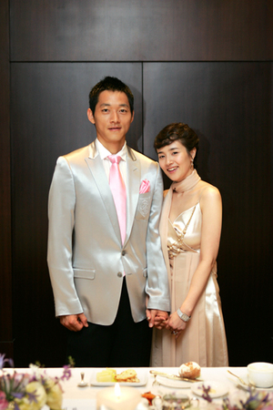 【フォト】 金南一選手とキム・ボミンアナウンサーの婚約式