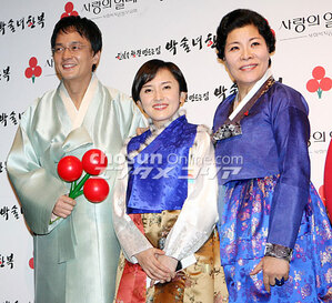 【フォト】韓服ファッションショーに登場したスターたち