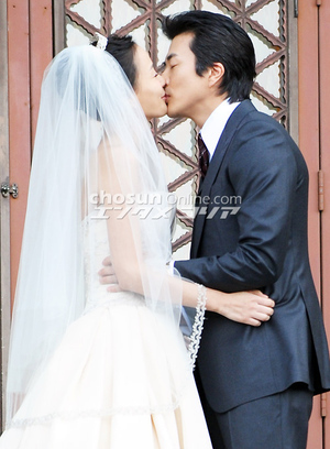 【フォト】クォン・サンウ＆ソン・テヨン結婚式「幸せになります」