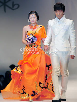 【フォト】見つめ合うペ・スビン＆チャン・ソヒ