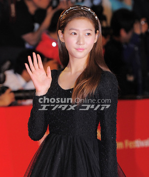 【フォト】人形のようなキム・セロン＝釜山映画祭
