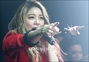 【フォト】Ailee、ギブス姿で熱唱