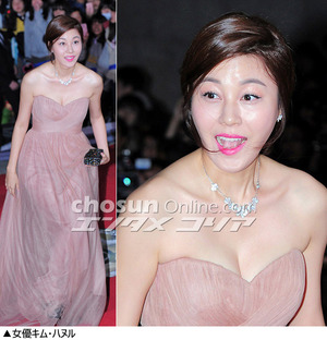 フォトコレクション：女性スターたちの肩出しコーデ