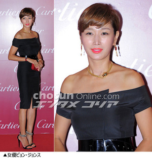 フォトコレクション：女性スターたちの肩出しコーデ