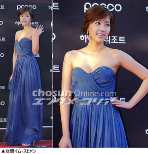 フォトコレクション：女性スターたちの肩出しコーデ