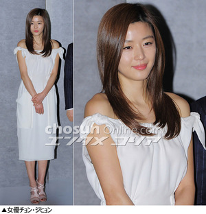 フォトコレクション：女性スターたちの肩出しコーデ