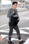 【フォト】キム・レウォンの「シンプル空港ファッション」