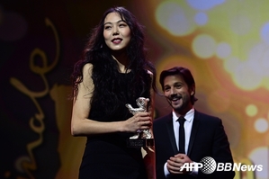 【フォト】ベルリン国際映画祭で銀熊賞手にしたキム・ミニ