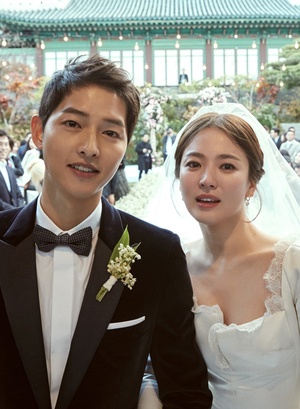  【フォト】ソン・ジュンギ＆ソン・ヘギョ、結婚式の写真公開