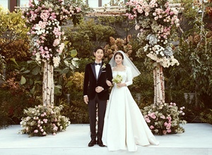  【フォト】ソン・ジュンギ＆ソン・ヘギョ、結婚式の写真公開