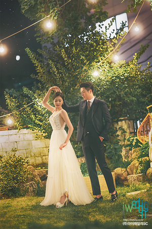 【フォト】ユ・サンム＆キム・ヨンジがウエディンググラビア公開