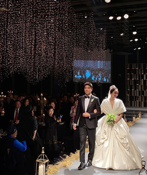 【フォト】ソ・ヒョリム「優雅なウエディングドレス姿」結婚式の写真公開