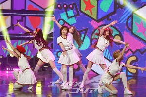 【フォト】みずみずしい魅力あふれるwoo！ah！のステージ＝『SHOW CHAMPION』