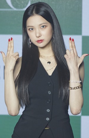 【フォト】CLC、強烈なスタイルで戻って来た少女たち