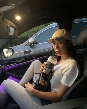ユ・ヒョンジュ、車内に座っているだけでも完璧な美ボディ光る