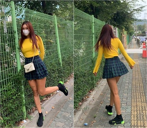 「美女プロゴルファー」ユ・ヒョンジュ、ミニスカートでスクールガール風コーデ