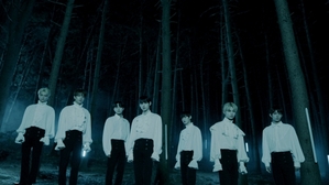 期待の新人 男性7人組ENHYPENが来月デビュー