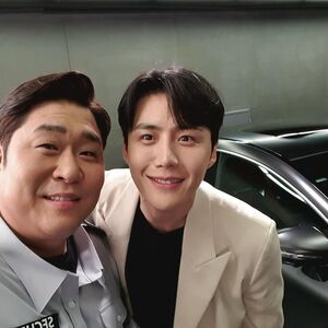 キム・ソンホ、『スタートアップ』友情出演のムン・セユンとの2ショット公開